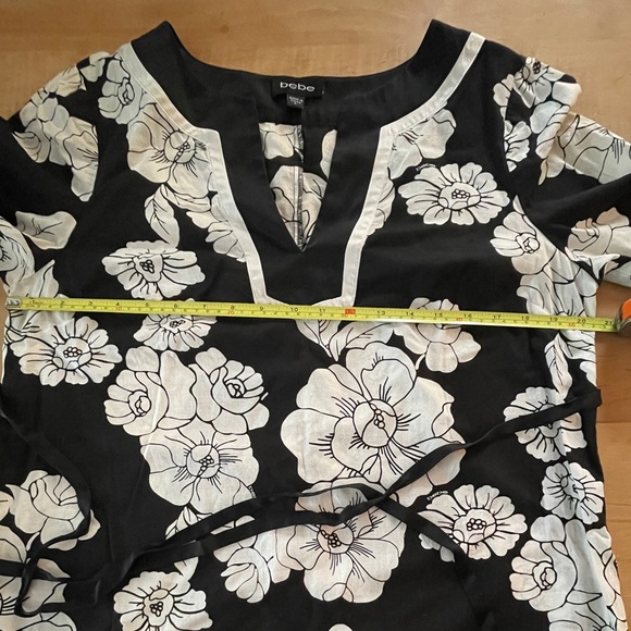 Bebe- Asian style Black and white flower cotton tunic. - Picture 10 of 10